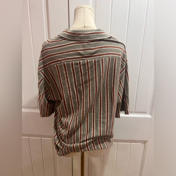 American Eagle Button Down Knitted Striped Collared Shirt Size Medium NWOT - Picture 2 of 2